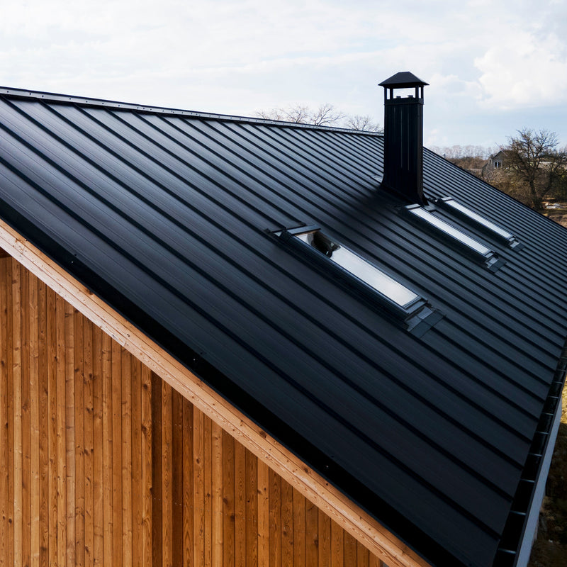 Liquid rubber coating on a flat roof