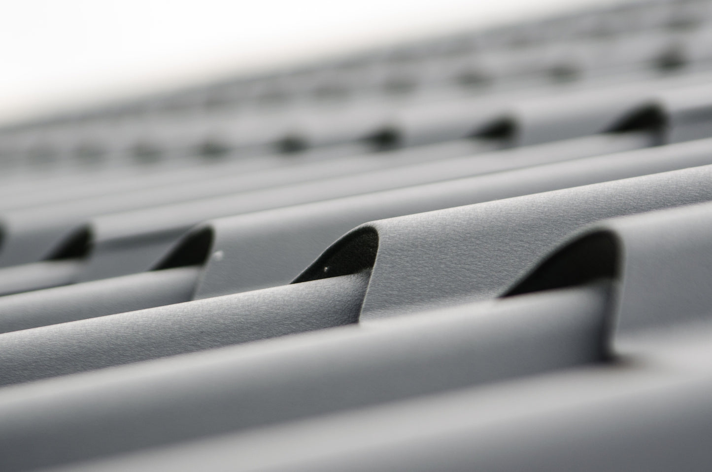 Universal Rubber Paint – Black - Durable, Waterproof & Flexible Coating for All Surfaces