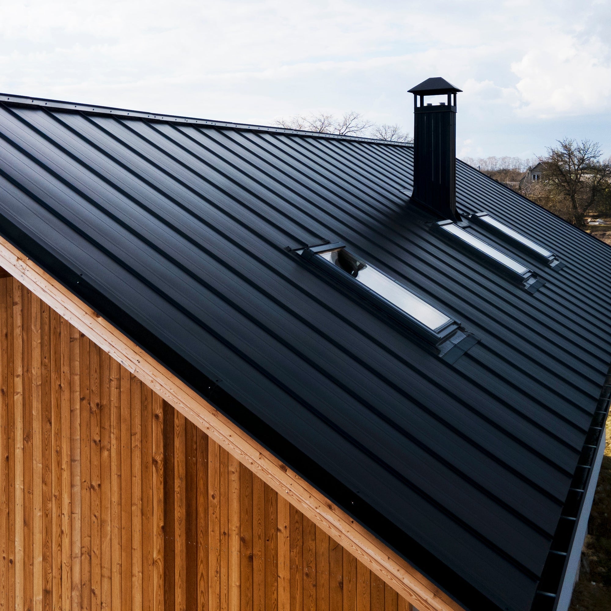 Liquid rubber coating on a flat roof